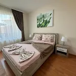дани и мони * Sveti Vlas