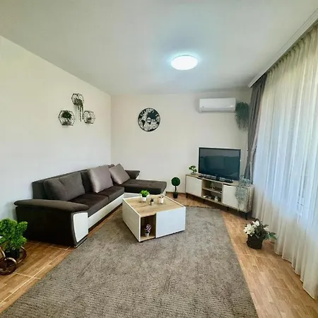 дани и мони Appartement