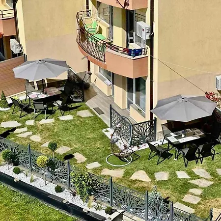 дани и мони Apartament